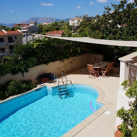 Apartment With A Garden, Bbq, Swimming Pool And Jacuzzi Dhráfi Dış mekan fotoğraf