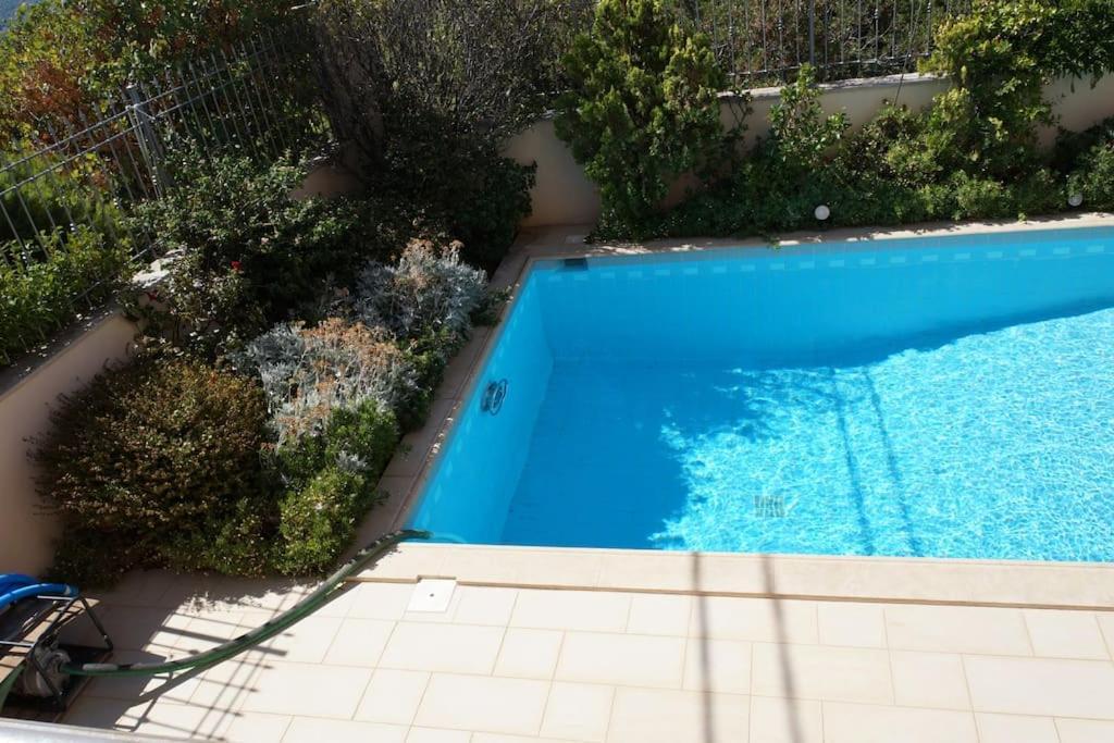Apartment With A Garden, Bbq, Swimming Pool And Jacuzzi Dhráfi Dış mekan fotoğraf
