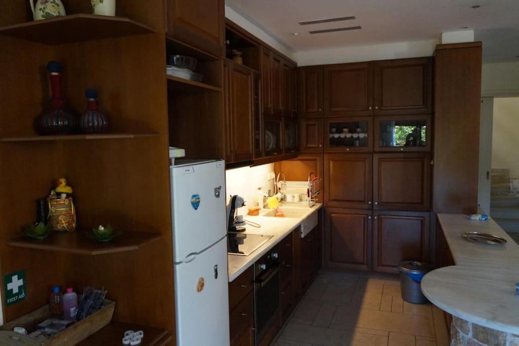 Apartment With A Garden, Bbq, Swimming Pool And Jacuzzi Dhráfi Dış mekan fotoğraf