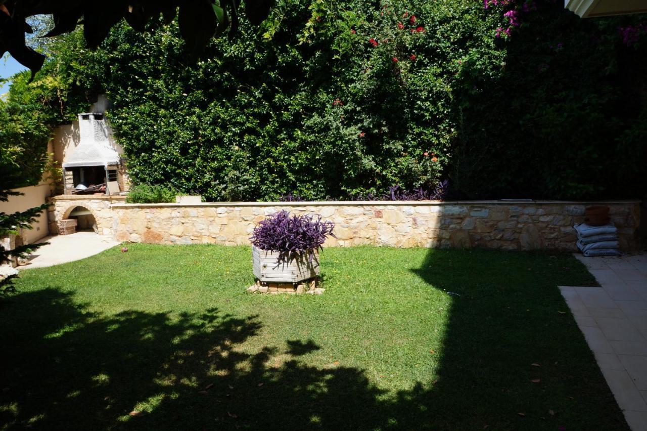 Apartment With A Garden, Bbq, Swimming Pool And Jacuzzi Dhráfi Dış mekan fotoğraf